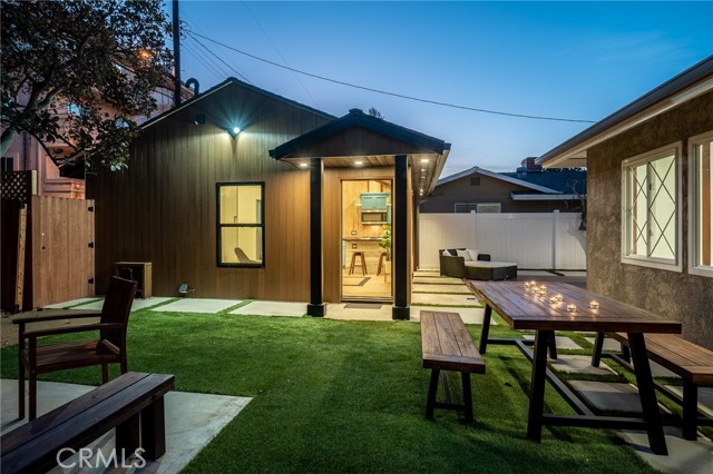 7424 W 85th Street, Los Angeles CA: https://media.crmls.org/medias/289042a0-0f5d-4911-84b1-5ea4afd6a92a.jpg