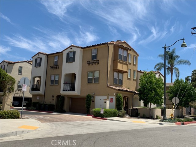 636 S Gladys Avenue, San Gabriel CA: https://media.crmls.org/medias/2890a54f-d6bf-4f90-85fd-0438cdbdd104.jpg