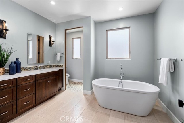 Main bathroom