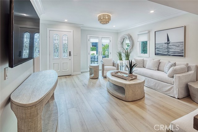Detail Gallery Image 12 of 40 For 410 Acacia, Corona Del Mar,  CA 92625 - 2 Beds | 2 Baths