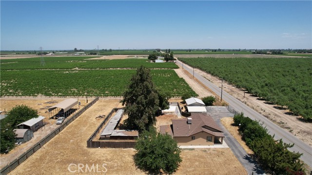 1492 W Sumner Avenue, Fresno CA: https://media.crmls.org/medias/28921645-3621-4f2f-b626-47e0615d4d09.jpg