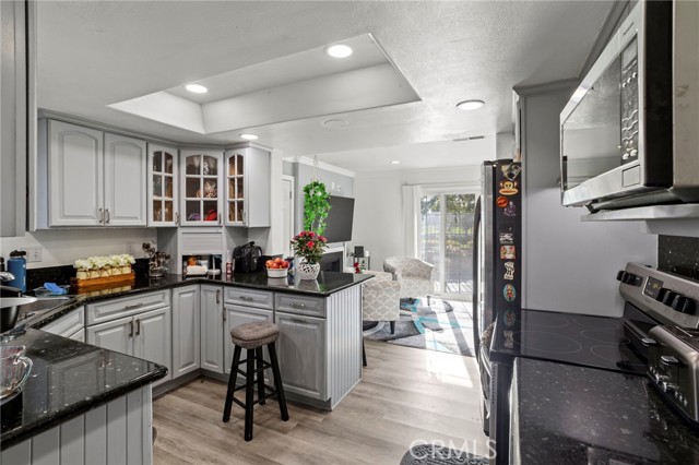 Detail Gallery Image 11 of 33 For 1981 W Bayshore, Anaheim,  CA 92801 - 3 Beds | 2/1 Baths