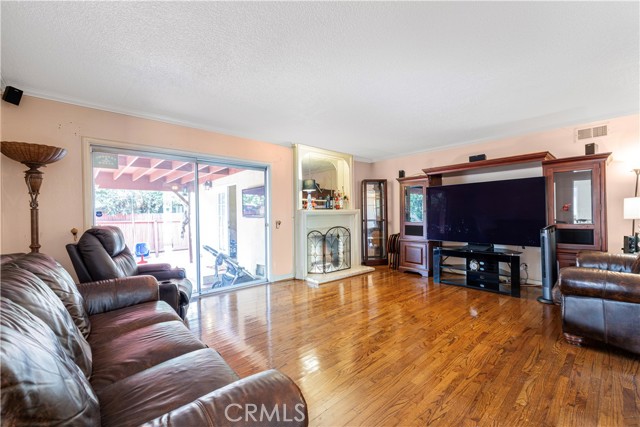 Detail Gallery Image 8 of 29 For 633 S Echo, Anaheim,  CA 92804 - 4 Beds | 2 Baths