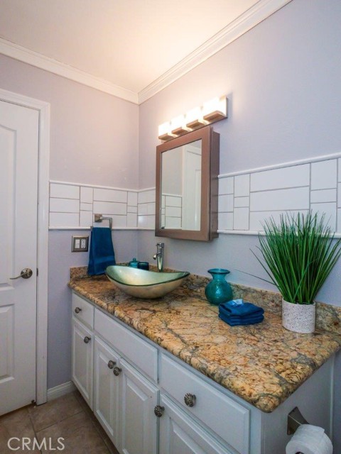 Detail Gallery Image 13 of 35 For 29422 Indian Valley Rd, Rolling Hills Estates,  CA 90275 - 4 Beds | 2/1 Baths
