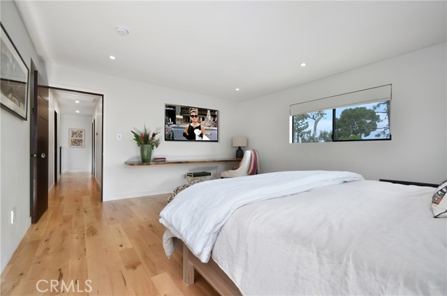 4751 Del Moreno Drive, Woodland Hills CA: https://media.crmls.org/medias/289351fc-7a97-4b15-9d4c-5509f8ba5dff.jpg