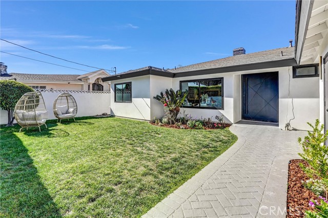 6847 Katherine, Van Nuys CA: https://media.crmls.org/medias/28936943-e6e1-404b-96a6-ae674c148a09.jpg