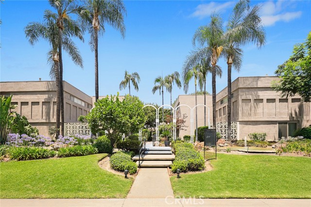 Detail Gallery Image 2 of 43 For 591 Fairview Ave, Arcadia,  CA 91007 - 2 Beds | 2 Baths