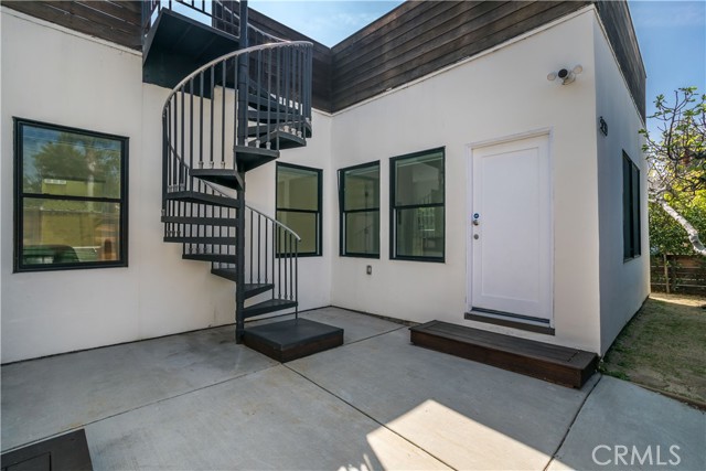 Detail Gallery Image 4 of 47 For 5228 De Longpre Ave, Los Angeles,  CA 90027 - 2 Beds | 2 Baths
