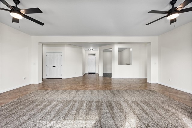 11515 Regarse, Bakersfield CA: https://media.crmls.org/medias/2895e31f-dbf5-4992-b39c-761468277fc5.jpg