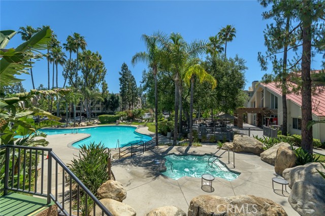 Detail Gallery Image 27 of 42 For 5500 Owensmouth Ave #324,  Woodland Hills,  CA 91367 - 2 Beds | 2 Baths