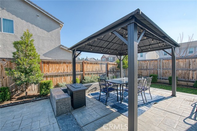 Detail Gallery Image 5 of 46 For 1817 N Phillip, Clovis,  CA 93619 - 5 Beds | 3/1 Baths