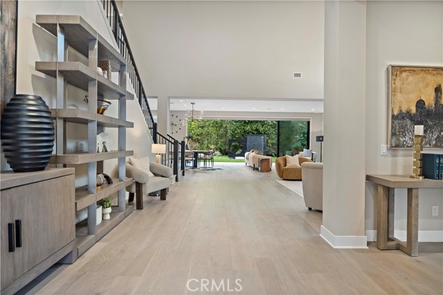 Detail Gallery Image 2 of 36 For 115 Interstellar, Irvine,  CA 92618 - 5 Beds | 5/1 Baths