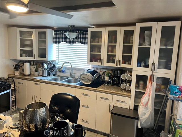 Detail Gallery Image 4 of 14 For 103 E Barbour, Banning,  CA 92220 - 3 Beds | 1 Baths