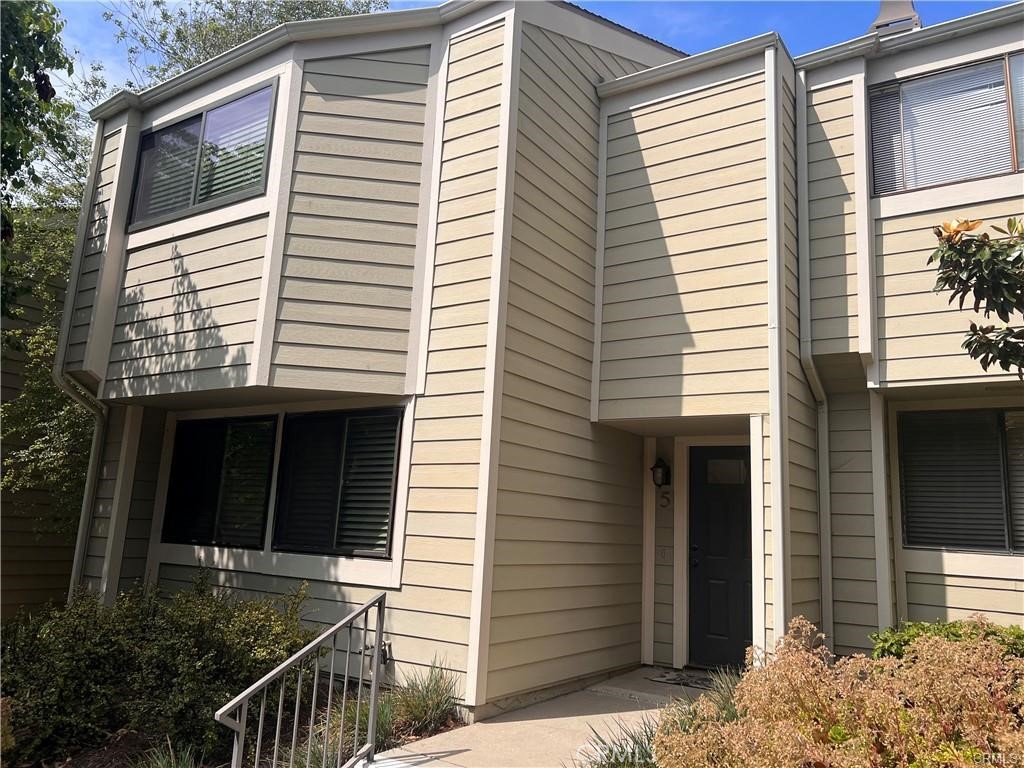 5 Moonrise Court