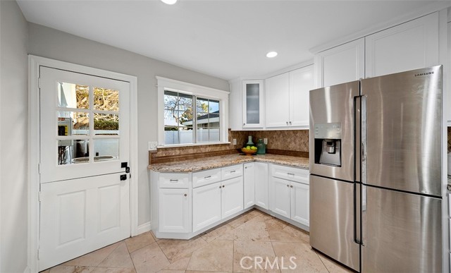 Detail Gallery Image 13 of 59 For 2039 S Eileen Dr, Anaheim,  CA 92802 - 4 Beds | 3 Baths