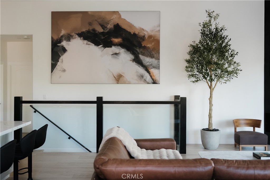 https://media.crmls.org/medias/289848e3-14f1-4b85-95f5-841ce8922388.jpg?preset=X-Large