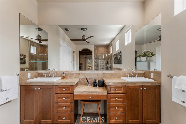57045 Plaza Del Amigo, Yucca Valley CA: https://media.crmls.org/medias/28985c86-4208-4e5d-8b63-c2f362dcc579.jpg