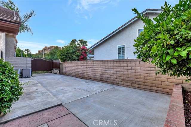 10938 Remmet Avenue, Chatsworth CA: https://media.crmls.org/medias/28996226-8dd6-45fe-94b5-0b8e8ba799e1.jpg
