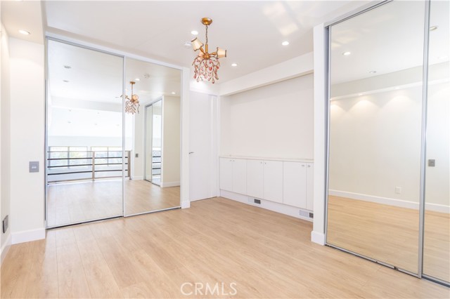 Detail Gallery Image 3 of 46 For 13331 Moorpark St #319,  Sherman Oaks,  CA 91423 - 2 Beds | 2 Baths