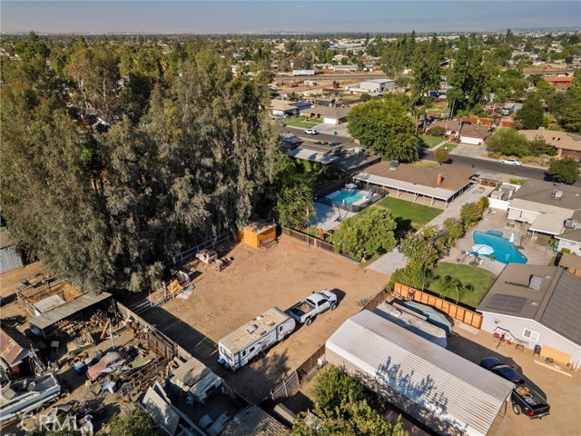 2105 Jason St, Bakersfield CA: https://media.crmls.org/medias/2899bf8e-42d8-4c6b-91cc-ef65a046dee0.jpg