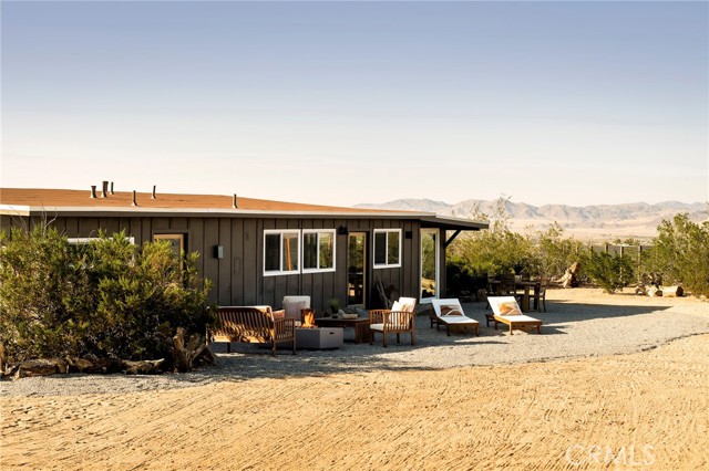70315 Indian Trail, 29 Palms CA: https://media.crmls.org/medias/289a5d6b-5303-4490-b621-33108b9a1359.jpg