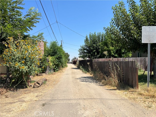 462 Gage Street, Planada CA: https://media.crmls.org/medias/289aae3f-ea65-4b7b-a3c4-761a41043936.jpg