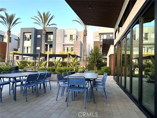 16450 Veterans Way, Tustin CA: https://media.crmls.org/medias/289b1255-1b1b-42b8-9396-6fadfd883cda.jpg