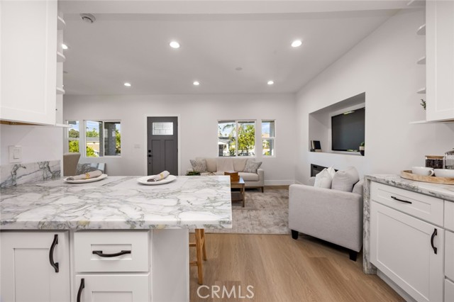 201 S Melrose Street, Placentia CA: https://media.crmls.org/medias/289c1ddb-d679-49d0-91ff-75a493ede149.jpg
