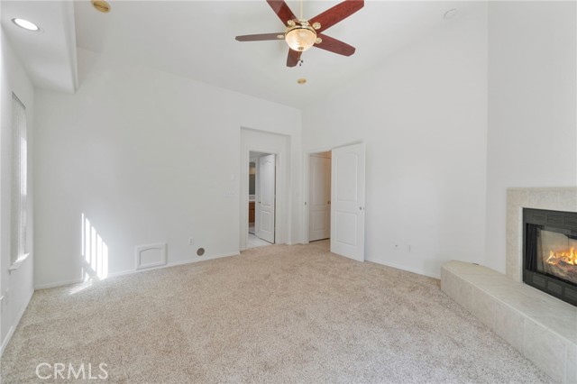 122 East, Madera CA: https://media.crmls.org/medias/289c8f19-e738-421c-be28-0662495c070a.jpg