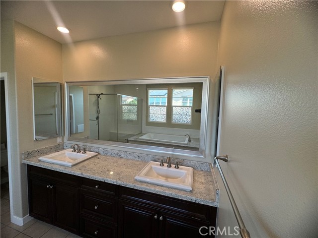 Detail Gallery Image 8 of 44 For 276 Radial, Irvine,  CA 92618 - 5 Beds | 5/1 Baths