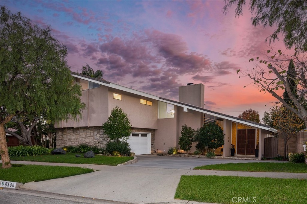 5360 E El Jardin Street