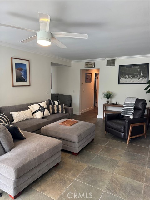 Detail Gallery Image 3 of 19 For 2522 University, Newport Beach,  CA 92660 - 2 Beds | 2 Baths