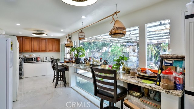 17230 San Lorenzo Circle, Fountain Valley CA: https://media.crmls.org/medias/289e9792-4ad8-4cda-8138-b9d5f60bf3ed.jpg