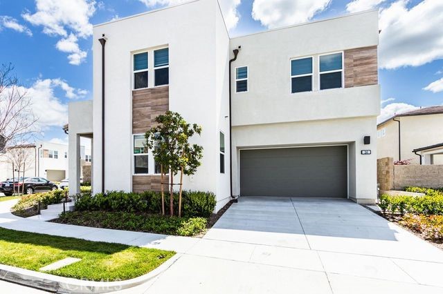 260 Holliston, Lake Forest CA: https://media.crmls.org/medias/289ea62e-74a6-4b70-96d4-49ca4f93d953.jpg