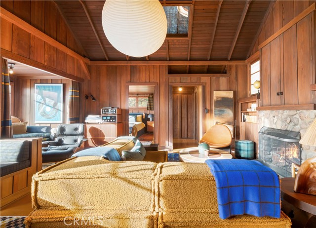 Detail Gallery Image 3 of 23 For 310 Hawthorne Rd, Laguna Beach,  CA 92651 - 1 Beds | 1 Baths