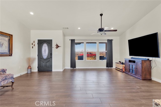 Detail Gallery Image 10 of 52 For 23661 Laurel, Apple Valley,  CA 92308 - 4 Beds | 3 Baths