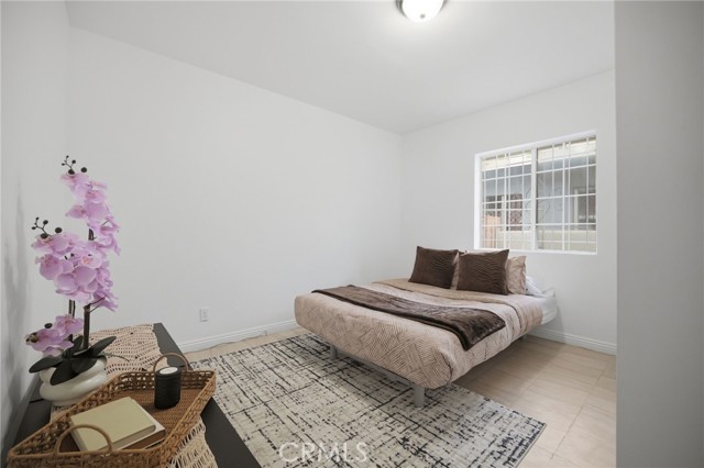 Detail Gallery Image 27 of 44 For 1345 W 51st Pl, Los Angeles,  CA 90037 - 6 Beds | 3 Baths