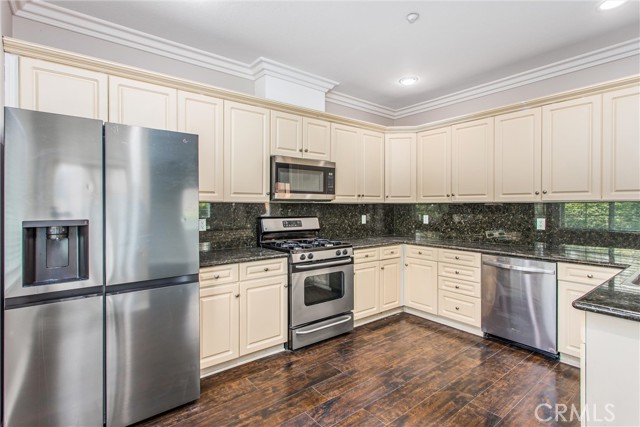 Detail Gallery Image 11 of 36 For 1200 E Highland Ave #402,  Redlands,  CA 92374 - 2 Beds | 2/1 Baths