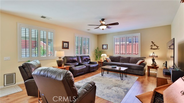Detail Gallery Image 11 of 55 For 215 Furyk Way, Hemet,  CA 92545 - 2 Beds | 2 Baths