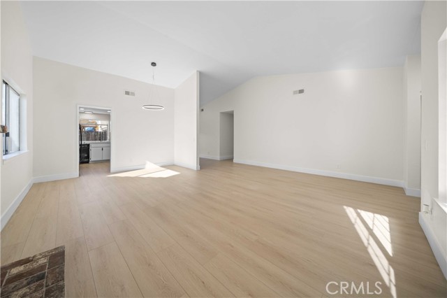 Detail Gallery Image 5 of 28 For 43909 Estrella, Lancaster,  CA 93535 - 5 Beds | 2 Baths