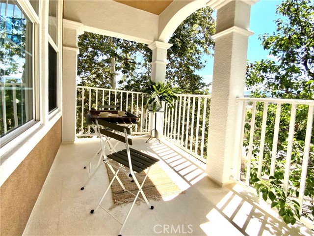 Detail Gallery Image 12 of 22 For 24024 Bridgeport Ln #25,  Valencia,  CA 91355 - 3 Beds | 2/1 Baths