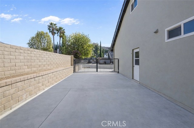 Detail Gallery Image 40 of 46 For 28975 Lotusgarden Dr, Canyon Country,  CA 91387 - 4 Beds | 3 Baths