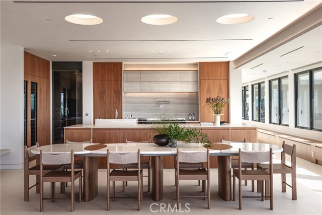 101 N Poinsettia Avenue, Manhattan Beach CA: https://media.crmls.org/medias/28a14d77-455e-4e97-a2ff-1c9a8daf541f.jpg