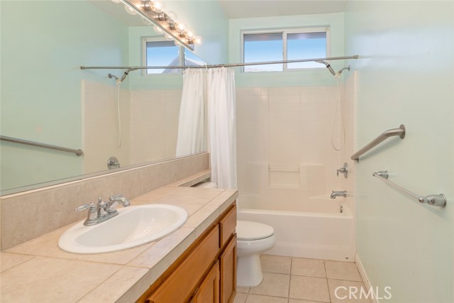 Detail Gallery Image 35 of 53 For 10500 Vista Bonita Dr, Bakersfield,  CA 93311 - 3 Beds | 2 Baths