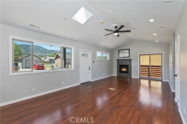 2217 Juniper Lane, Big Bear City CA: https://media.crmls.org/medias/28a188b3-45e6-466c-bedd-184f6eaf03fc.jpg