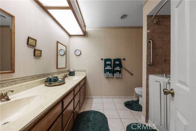 28a217a0 C5d8 4004 8d2e 3d8f2559bef6