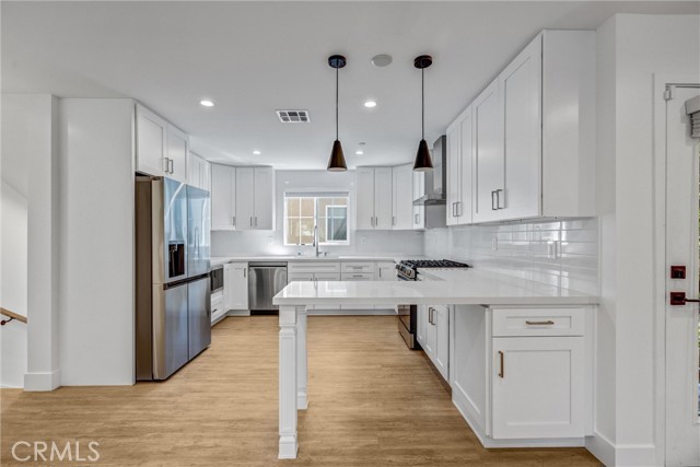Detail Gallery Image 2 of 31 For 5248 Segals Way, Sherman Oaks,  CA 91411 - 4 Beds | 3/1 Baths