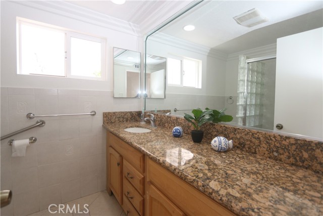 Detail Gallery Image 16 of 30 For 6781 Bridgewater Dr, Huntington Beach,  CA 92647 - 4 Beds | 2 Baths