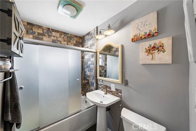 Detail Gallery Image 22 of 52 For 3805 W 180th Place, Torrance,  CA 90504 - 4 Beds | 3 Baths