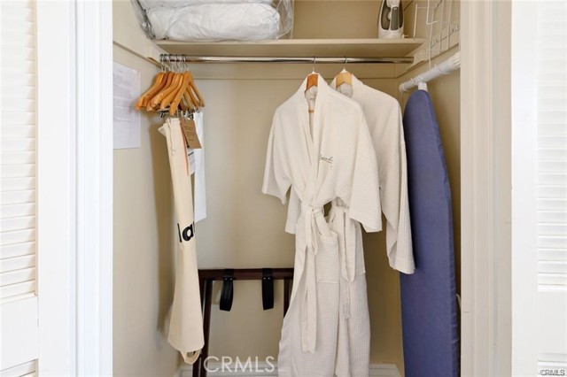 1300 The Strand, Hermosa Beach CA: https://media.crmls.org/medias/28a4281f-282f-4713-8e5d-24c55ce6b4ba.jpg